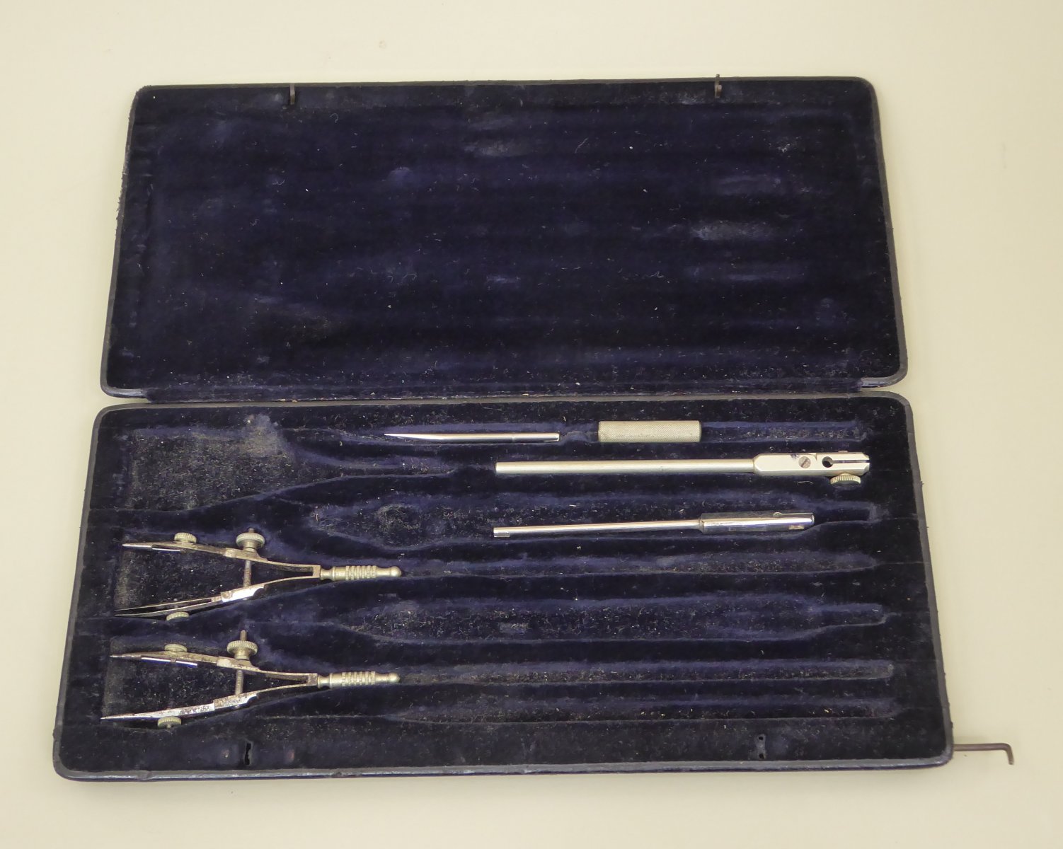 Drawing Instrument Set - Physics Museum - The University of Queensland ...